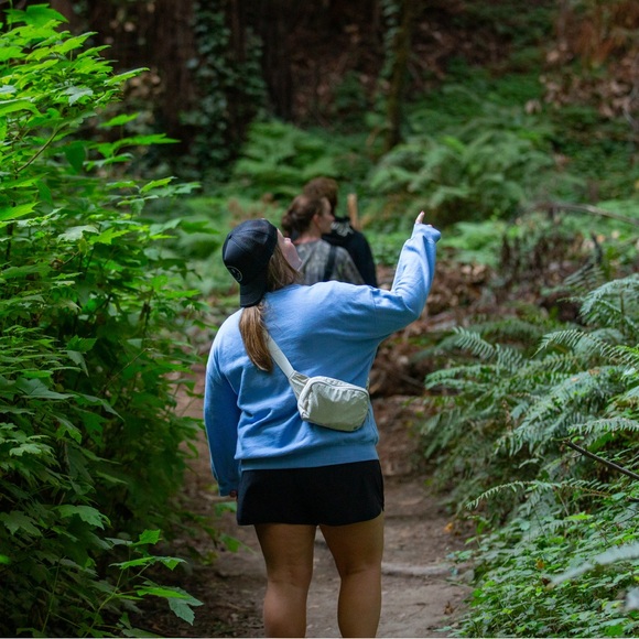 Meet your Posher, Laura - Picture 2 of 11